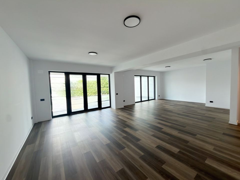 Spatiu comercial, 126 mp, Central, zona Piata Centrala – fotografia 1 din 5