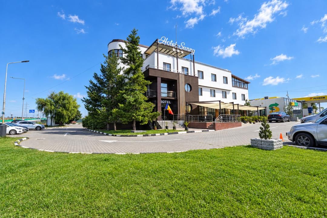 Complex Hotelier Vama Giurgiu | Restaurant & Catering | Parcare DN5 – fotografia 1 din 37