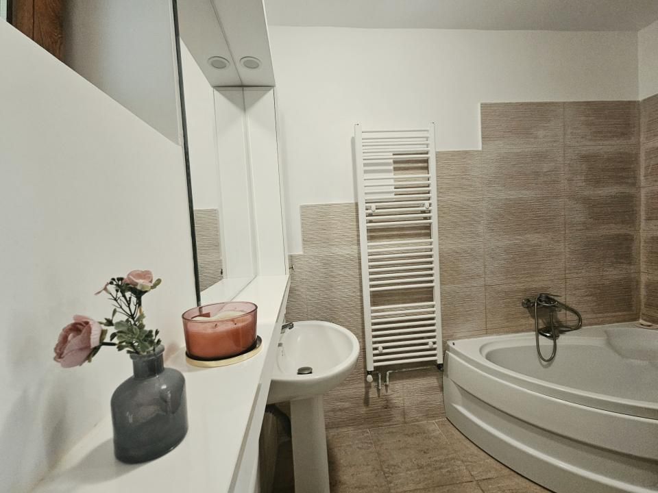 Casa familiei tale lângă Bulevardul Castanilor – fotografia 10 din 17