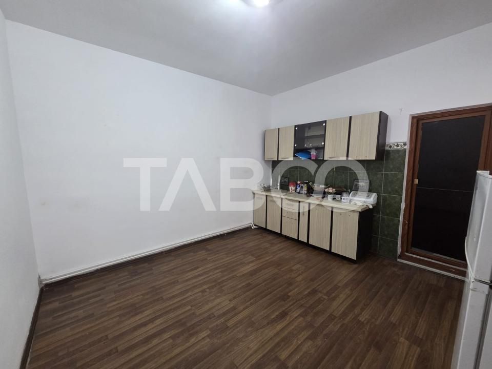 Casa 4 camere de vanzare zona Negoiu singur in curte – fotografia 7 din 12