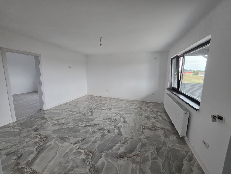 Exclusivitate, casa la sol cu posibilitate de mansardare, 3 camere, Valu lui Tr! – fotografia 2 din 8
