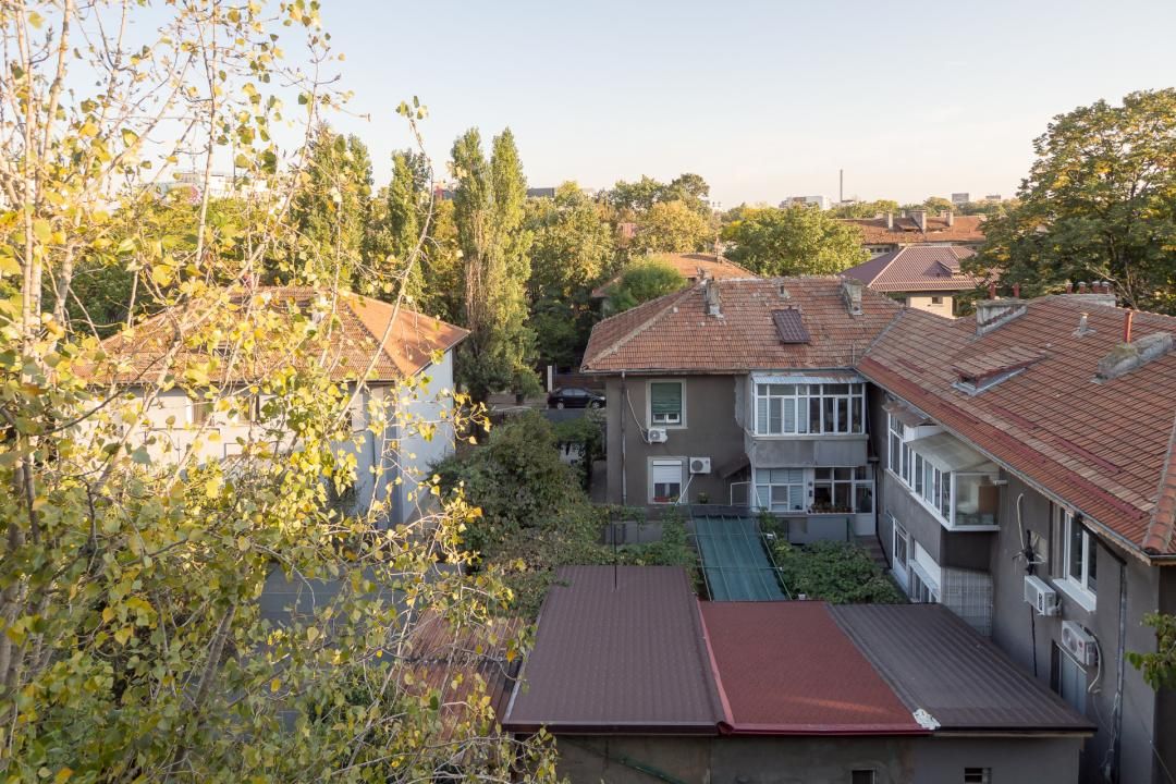 Eroii Revolutiei metrou, parc, gata de mutat, centrală proprie – fotografia 31 din 36