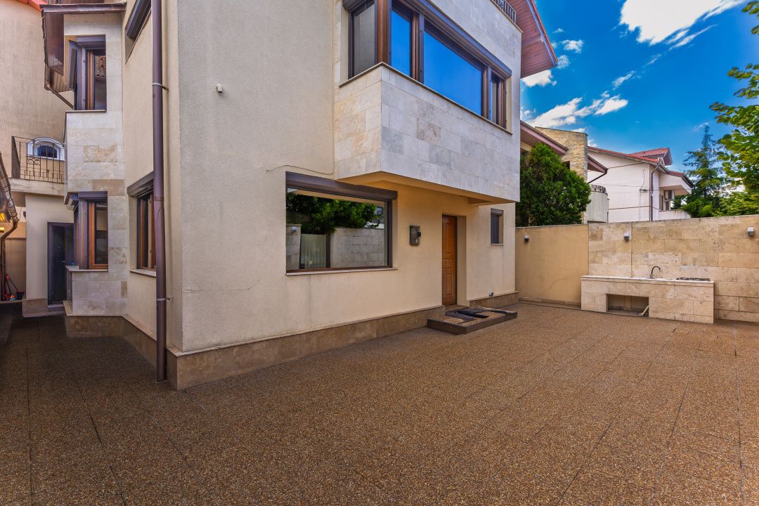 Vila spațioasă 5 camere, 5 băi, Garaj 2 mașini, Zona Primo – poziție excelentă – fotografia 28 din 31