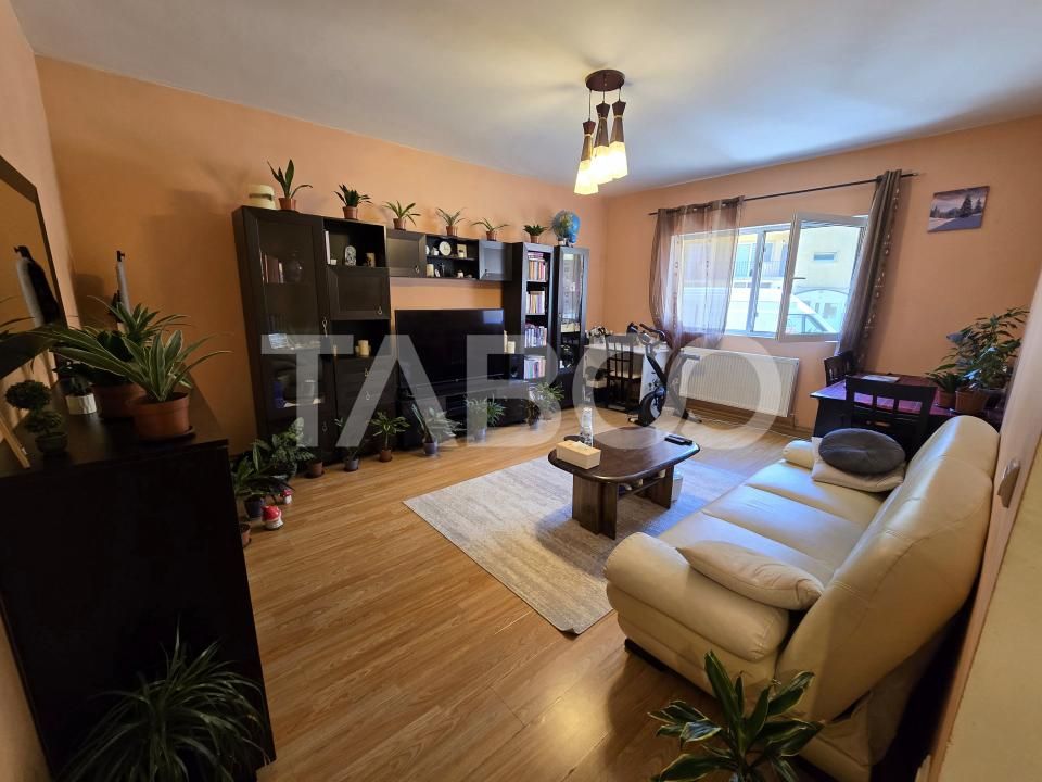 Apartament decomandat de vanzare 2 camere 64 mpu balcon Selimbar Sibiu – fotografia 3 din 11