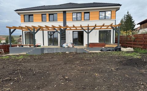 Oportunitate! Casă de tip duplex, 4 camere, 120 mp.,la 15 min. de Cluj