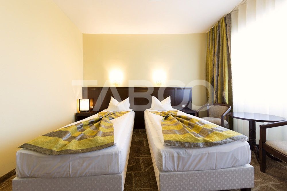 Hotel de 3* si 4* cu 64 de camere in Alba Iulia ultracentral – fotografia 17 din 37