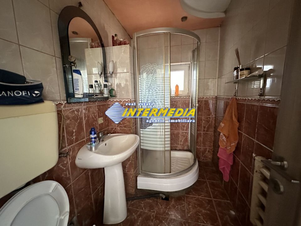 Proprietate 2 case curte pavata Teren 700 mp Hotel CETATE gard utilitati – fotografia 15 din 28