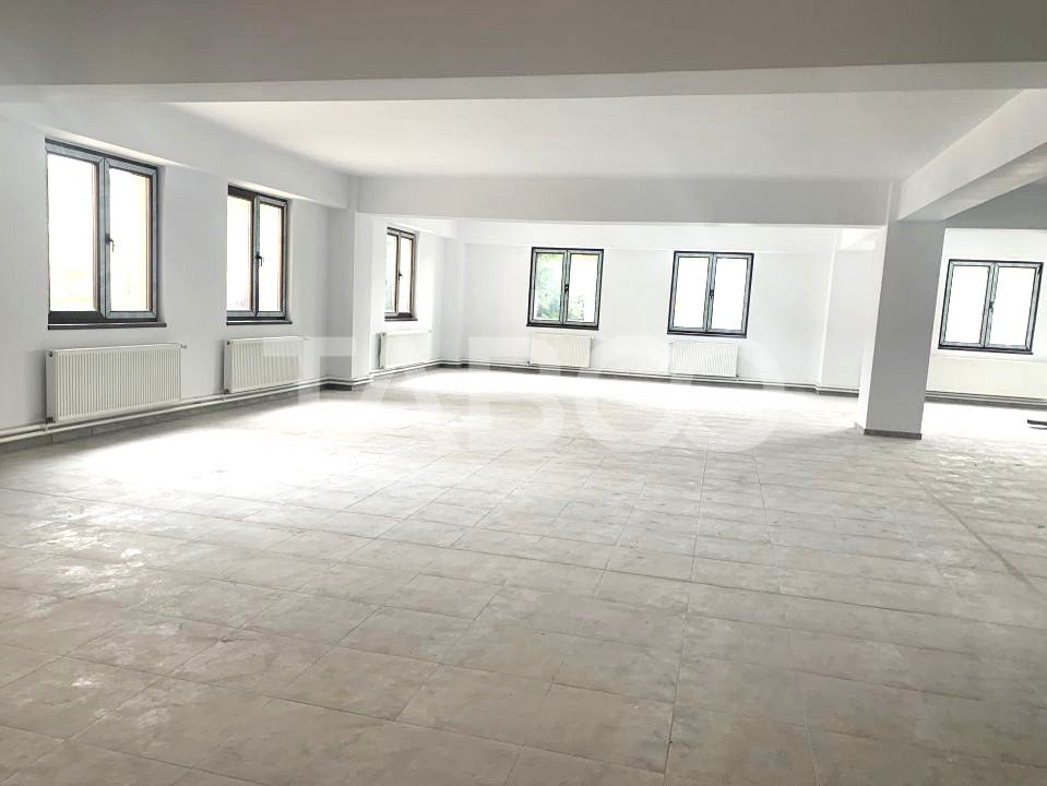 Spatiu comercial de inchiriat de 600 mp zona Centrala in Sibiu – fotografia 2 din 17