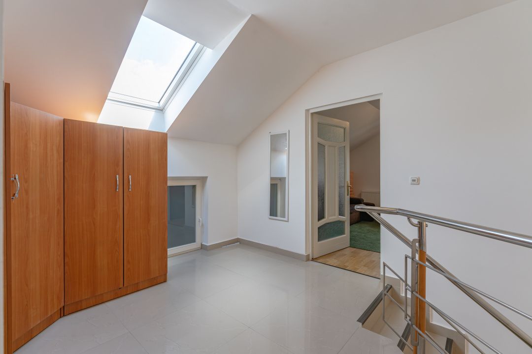 Vilă tip duplex în mijlocul naturii | 6 camere | Garaj, terasă și 5 dormitoare – fotografia 17 din 17