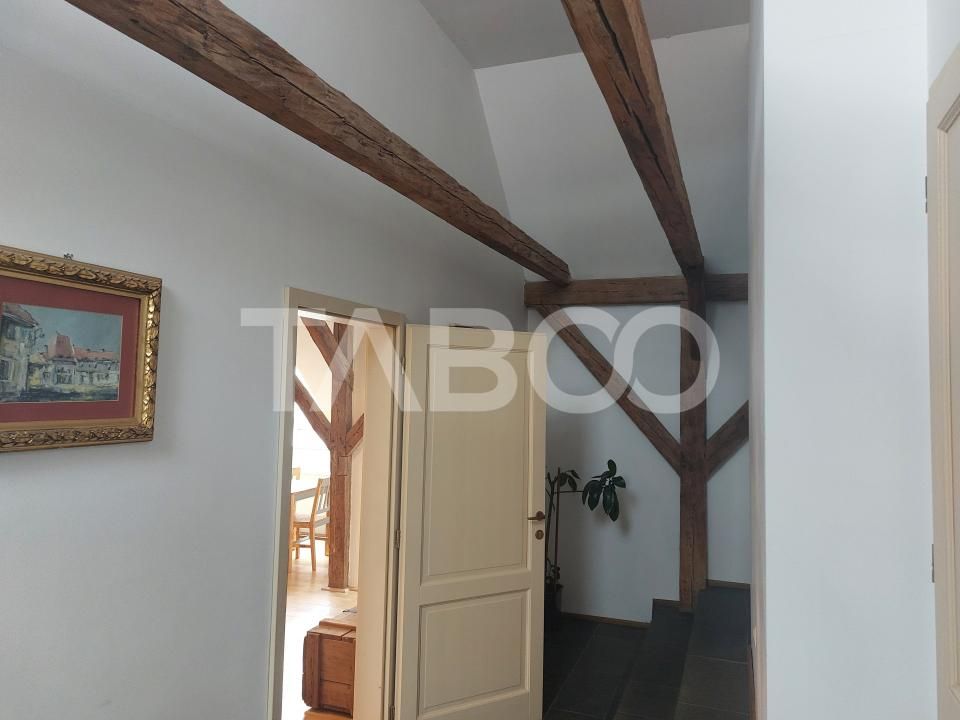 Casa 380 mp cu 6 apartamente individuale mobilate utilate Cisnadie – fotografia 34 din 36