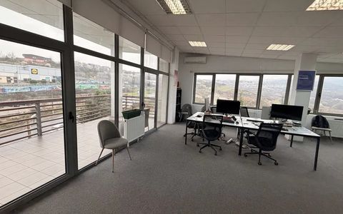Birou 70 mp cu panorama, terasa si parcare, Frunzisului