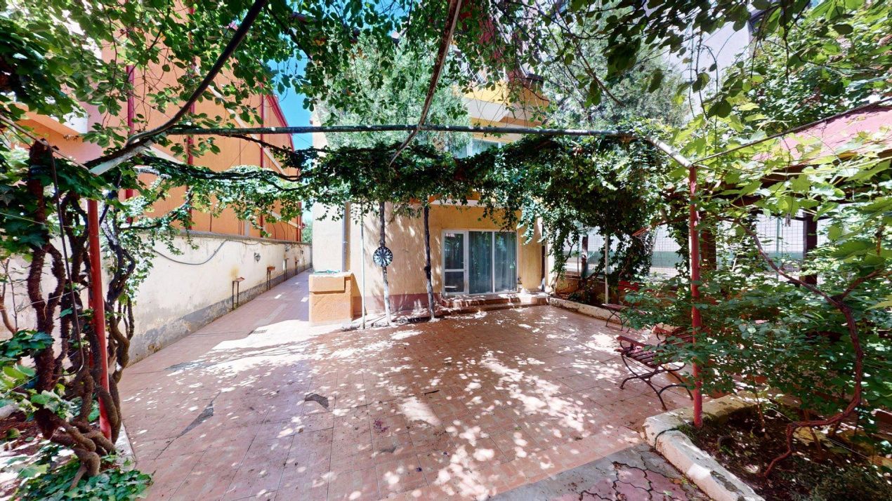 Vila cu 8 camere de vanzare  / teren 840 mp.  -  Prelungirea Ghencea – fotografia 27 din 33