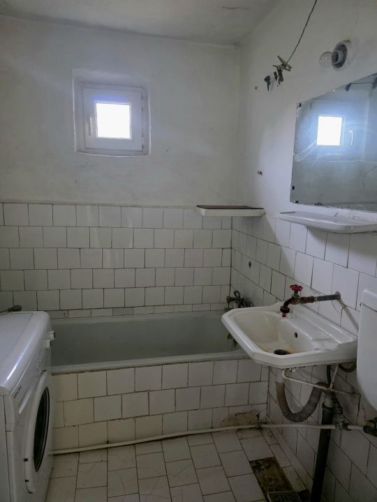 Teren cu casă demolabilă sau renovabila în Valu lui Traian, pe Calea Dobrogei – fotografia 12 din 12