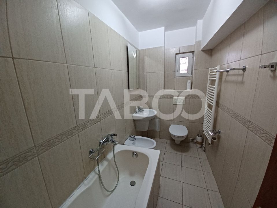 Apartament spatios cu 3 camere si 2 bai plus balcon in zona Central – fotografia 8 din 11