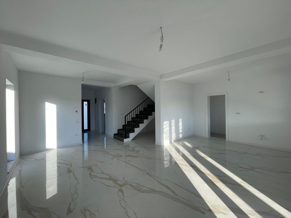 Duplex despartit prin camera tehnica  finisaje premium Mosnita – fotografia 1 din 19
