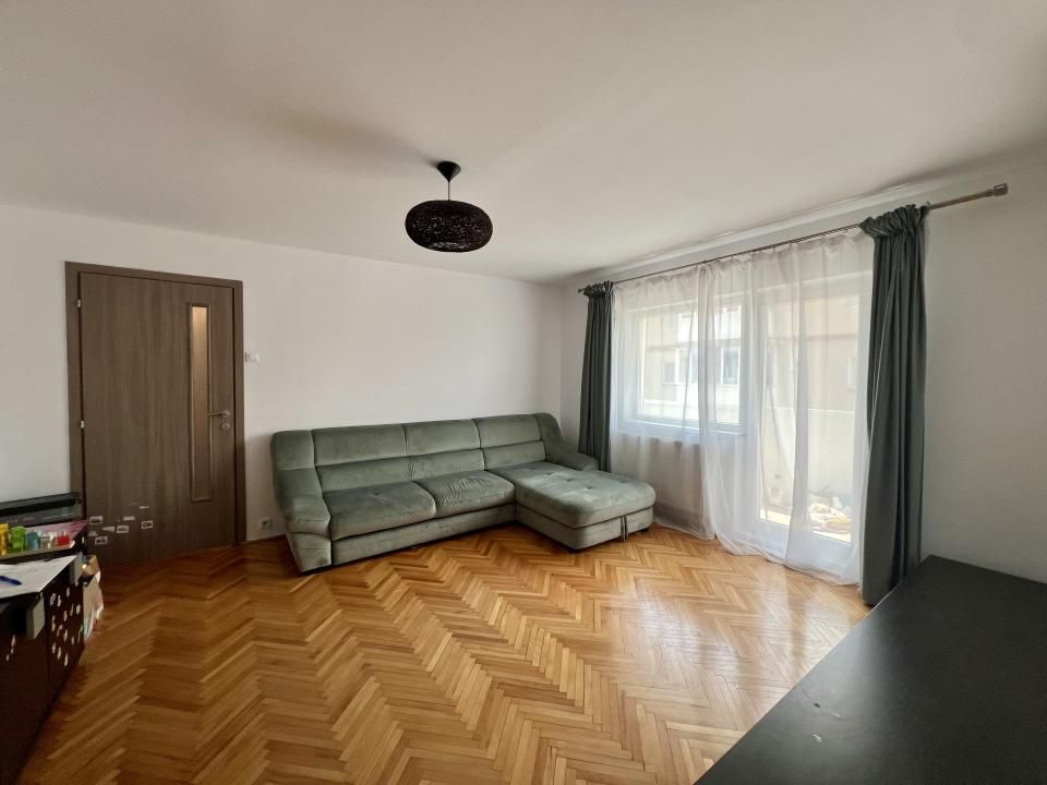 Apartament 3 camere, 64 mp utili, etaj 1 - zona Kiriac – fotografia 2 din 12