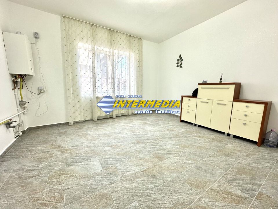 Casa 3 camere in Alba Iulia Zona CENTRU cu 900 mp teren utilitati si la asfalt – fotografia 5 din 16