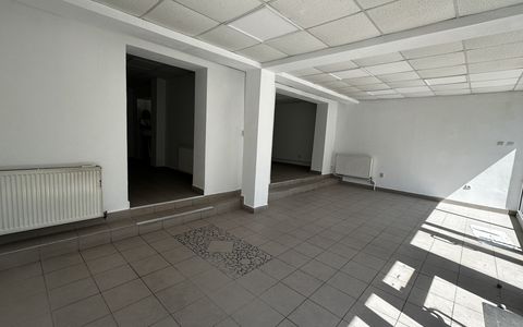 Spatiu Comercial 105 mp Finisat la Bulevard cu vad comerc loc parcare
