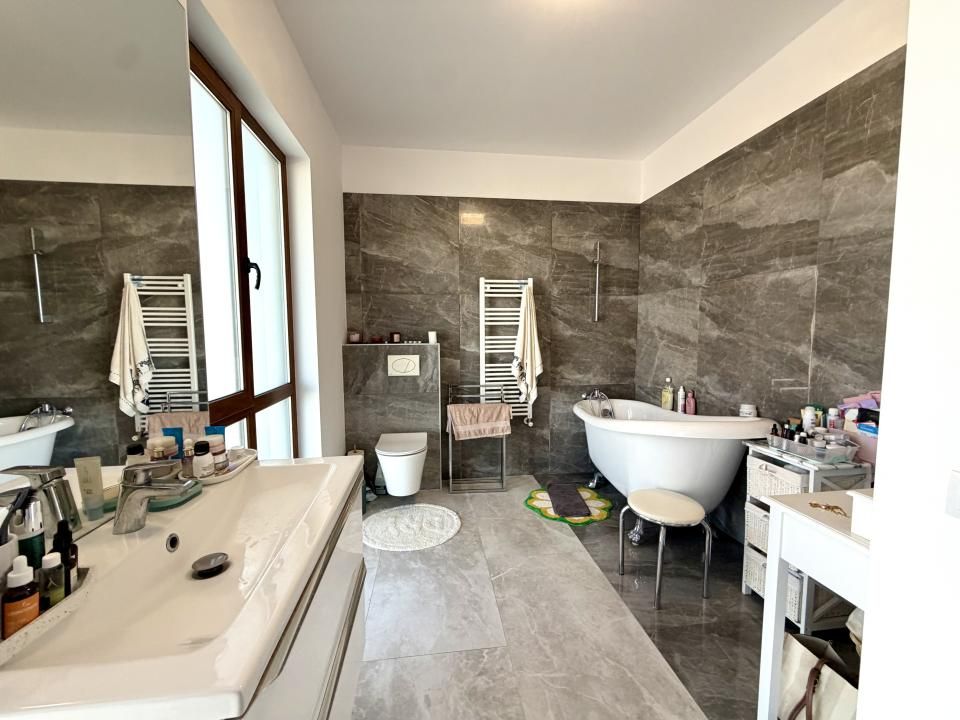 Triplex modern, 110 mp utili, perete dublu, 206 mp teren - Dumbravita – fotografia 13 din 17