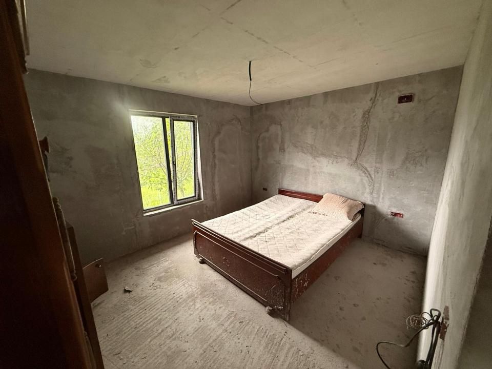 Casă semifinisată | Buzoiești | Teren generos 2.900 mp – fotografia 5 din 12
