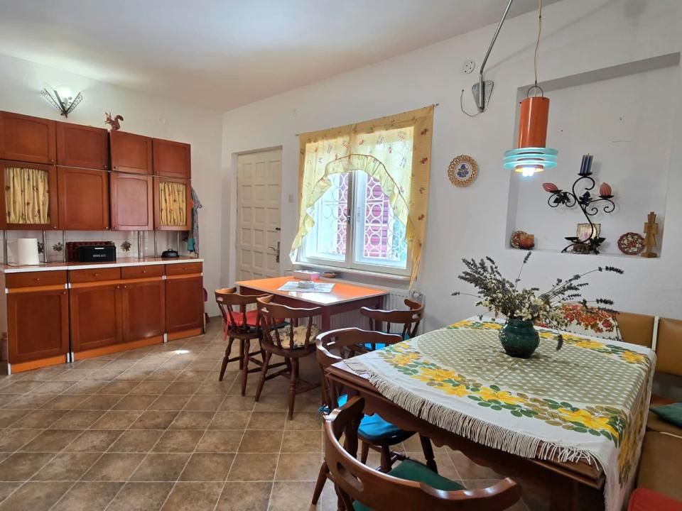Vila 500 mp, teren 1.632 mp, ideala pentru locuinta sau pensiune – fotografia 8 din 31