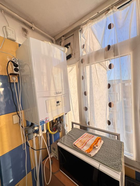 Apartament 2 camere decomandat de vânzare zona Poarta 6 – fotografia 6 din 7