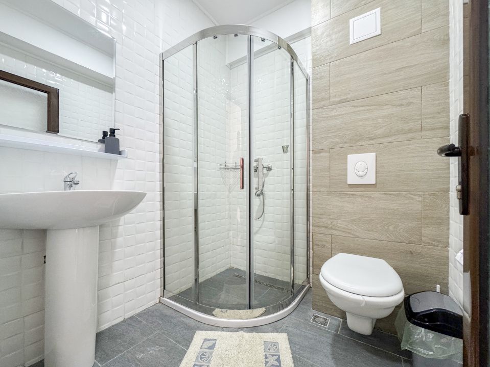Pensiune de vanzare Costinesti, 26 camere duble, complet functionala – fotografia 28 din 28