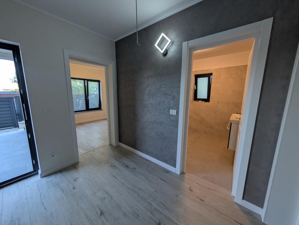 Casa premium! Hemeiusi 3 dormitoare,3 bai , terasa beci – fotografia 4 din 12