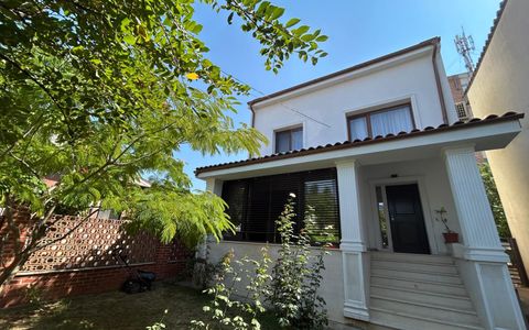 Casa P+1+M, 370 MP teren, 225 MP utili, Central