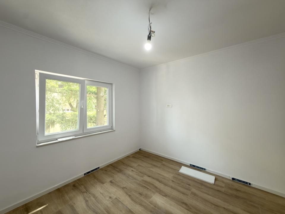 Apartament cu 3 camere, decomandat, 65mp, etaj 1 - zona Dambovita – fotografia 5 din 18