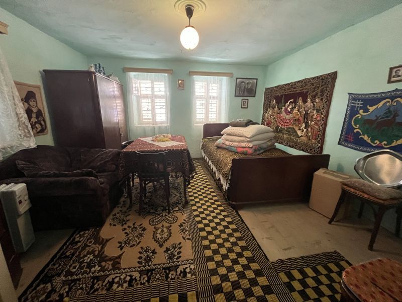 OKAZIE! Casa in Cricau 3 Camere 1300 mp. Curte Teren Fantana Utilitati Asfalt – fotografia 4 din 32