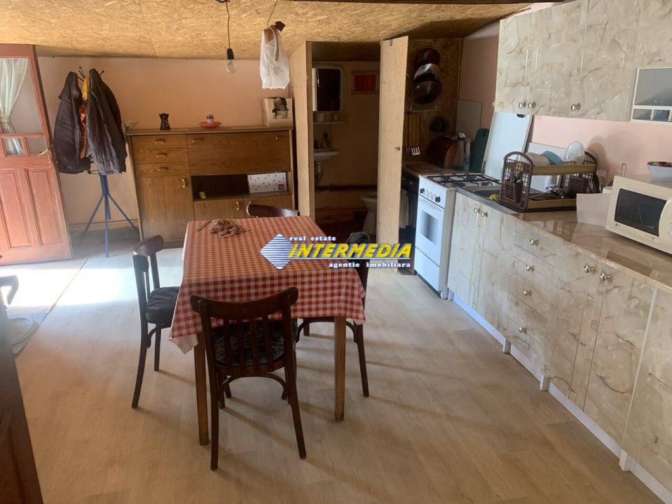 Casa de vanzare 5 camere teren aferent 1410 mp cu toate utilitatile zona Oarda – fotografia 13 din 33