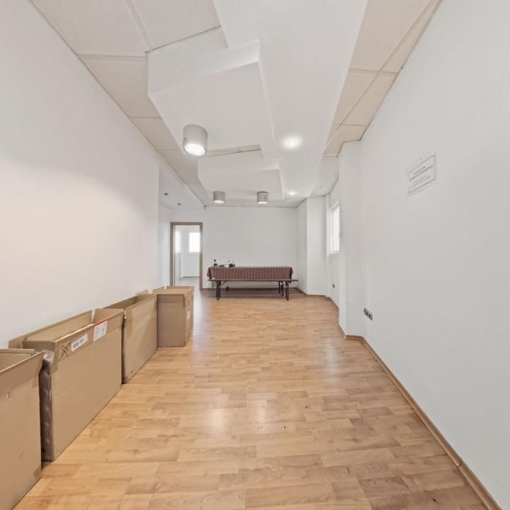 Showroom și birouri pe Calea Romanului – 550 mp, proprietate închiriată – fotografia 7 din 16