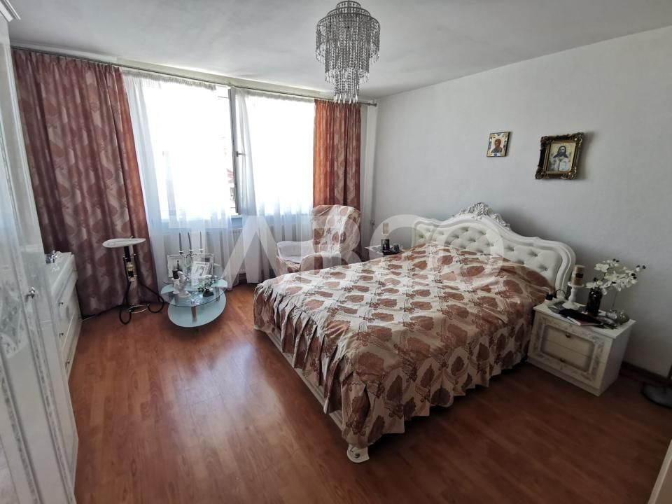 Casa individuala cu 5 camere si 687 mp teren in zona Lazaret – fotografia 3 din 16