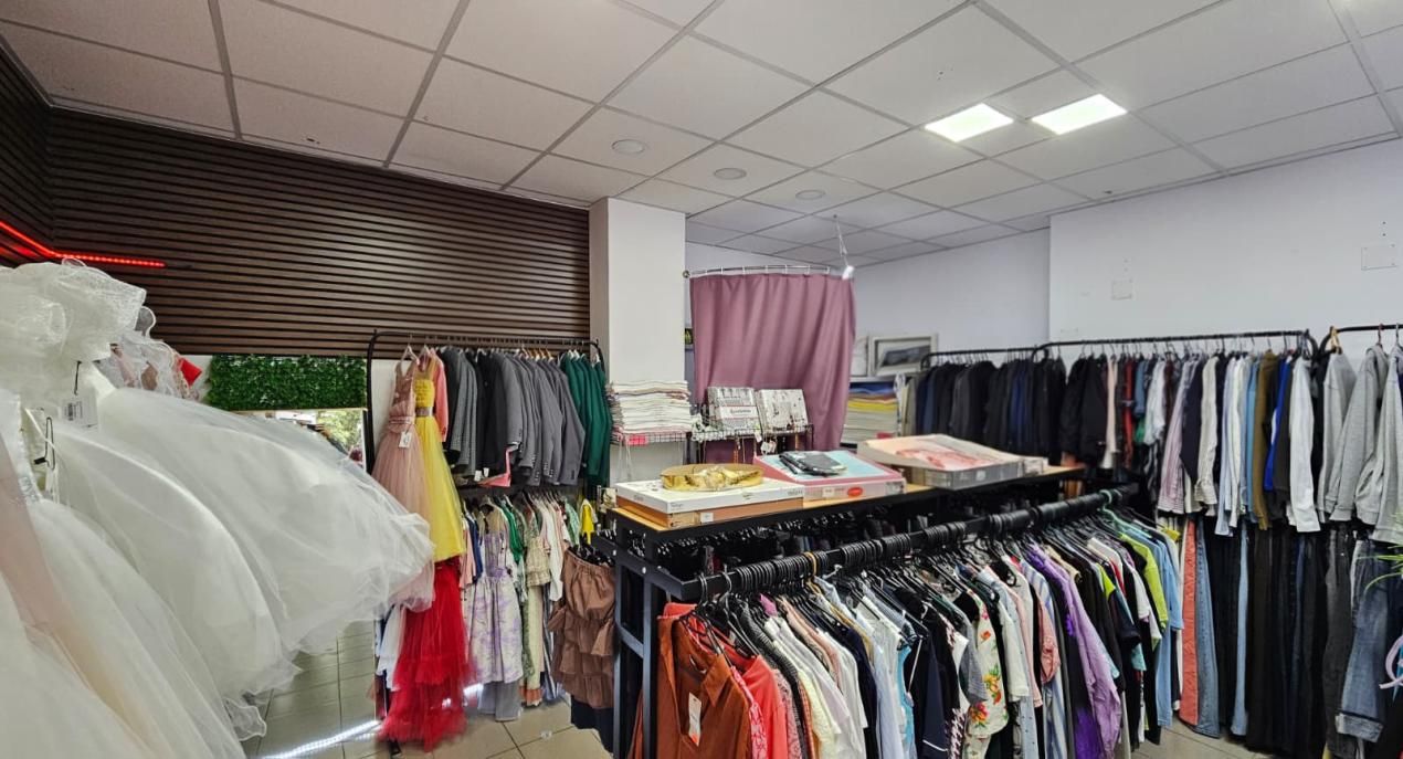 Margeanului - Afacere de Inchiriat - Outlet Haine - Stoc Inclus – fotografia 2 din 8