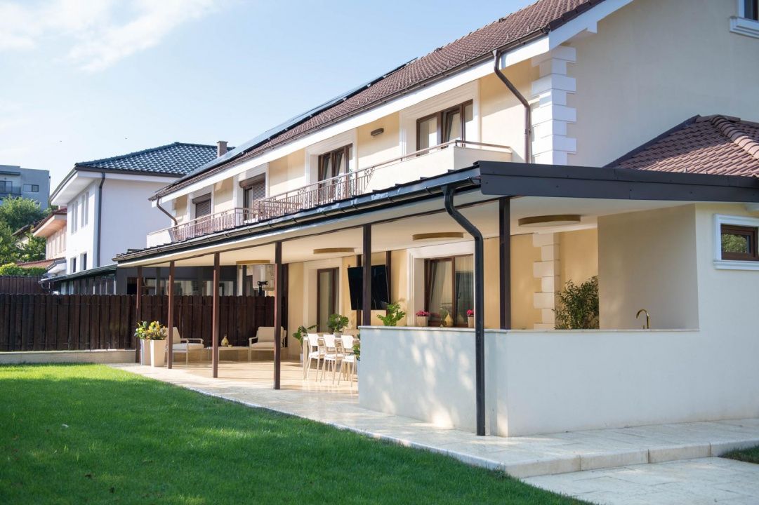 Casă superfinisată, complet mobilată, cu piscină încălzită – 5 camere, 5 băi – fotografia 18 din 20
