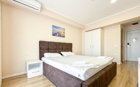 Pensiune de vanzare Costinesti, 26 camere duble, complet functionala