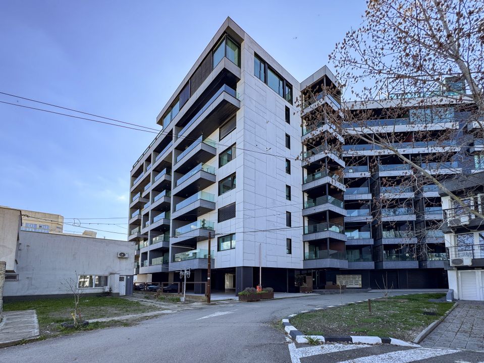 Apartament 3 camere de închiriat in Mamaia | Vedere frontală la mare | Parcare – fotografia 14 din 14