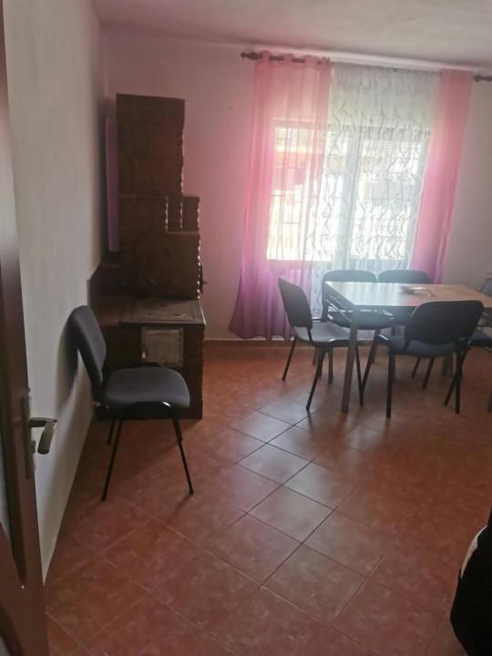 Casă spațioasă de închiriat în Ungureni – Dambovita – fotografia 19 din 24