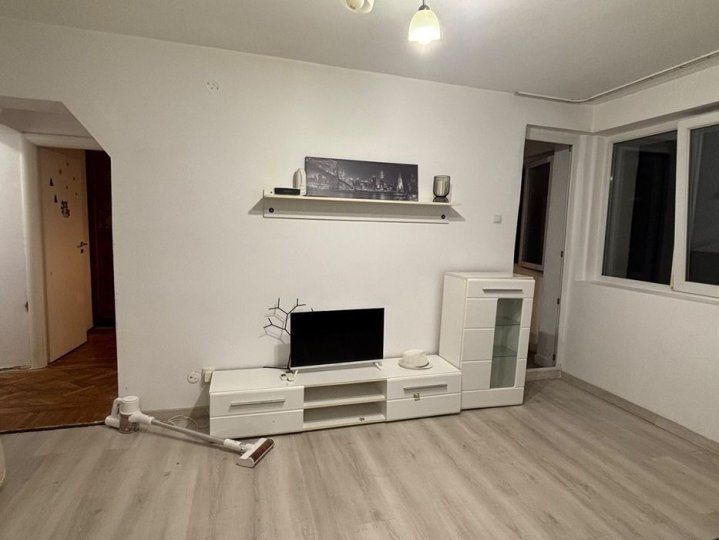 3 Camere de inchiriat | Giulesti | Parcare | Metrou | – fotografia 1 din 8