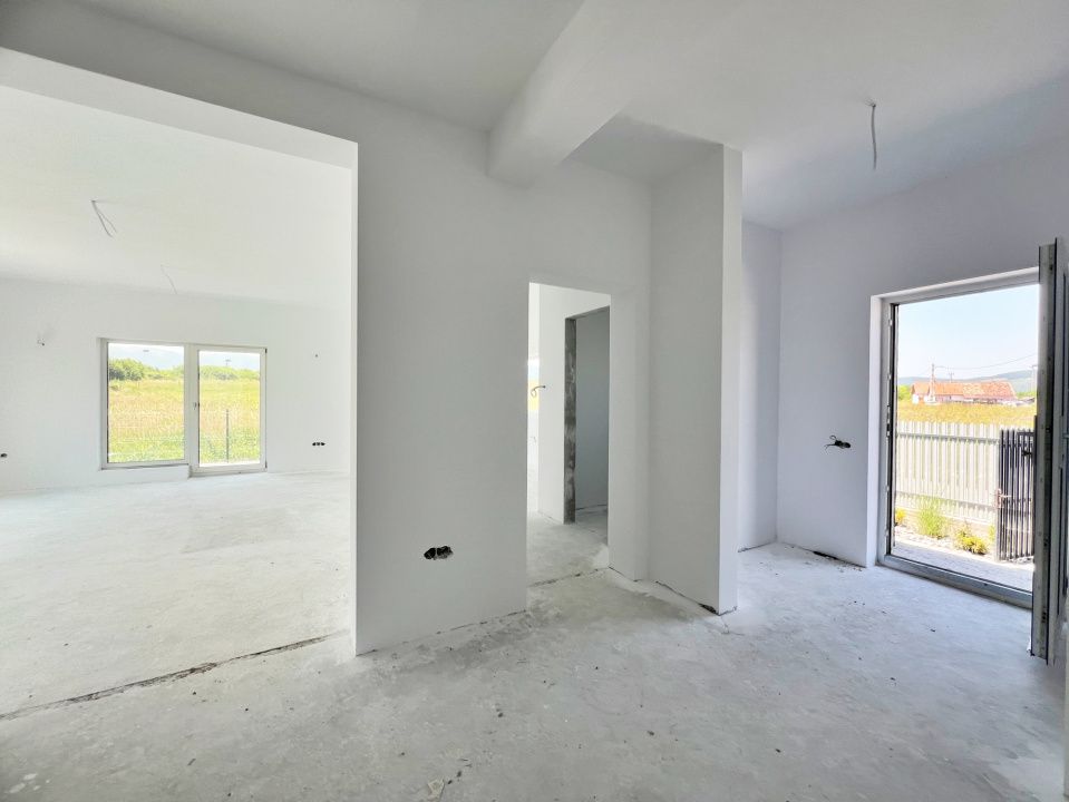 Casă single în Cristian, Sibiu - 4 Camere, 2 Terase, Teren 486 – fotografia 12 din 41