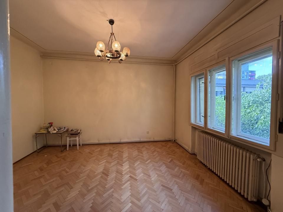 Apartament 3 camere, 72mp, etaj 1, 400m teren, garaj propriu- Complex Studentesc – fotografia 3 din 11