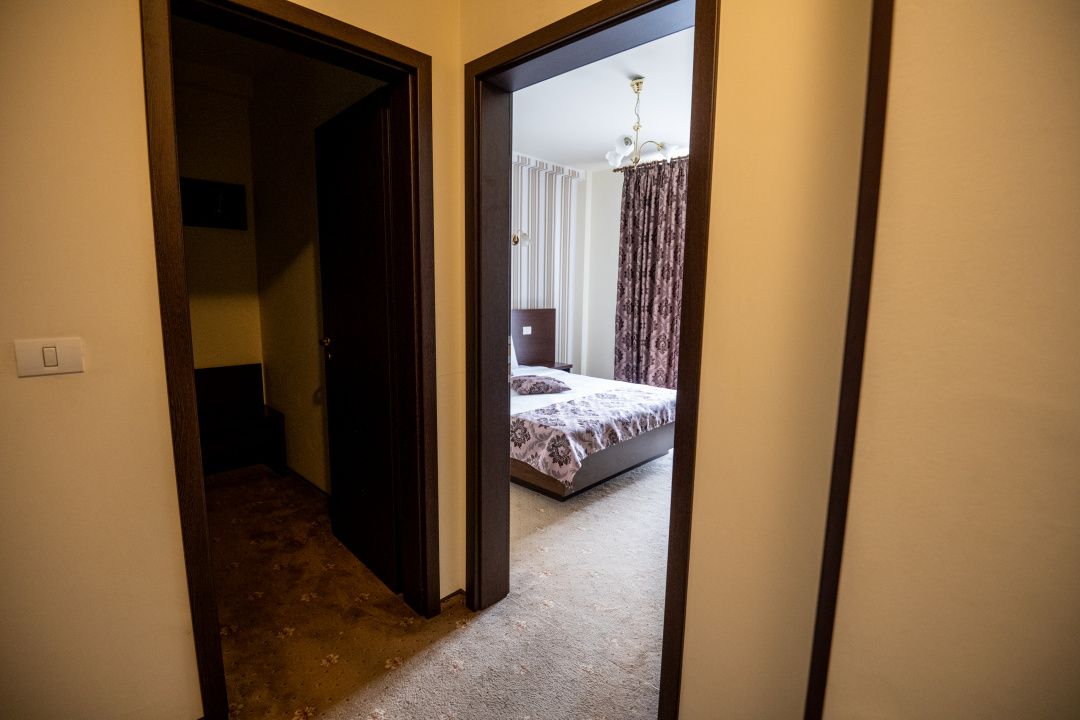 Hotel Miky Arad de vanzare | Investitie cu utilizari multiple | 42 camere cazare – fotografia 5 din 66