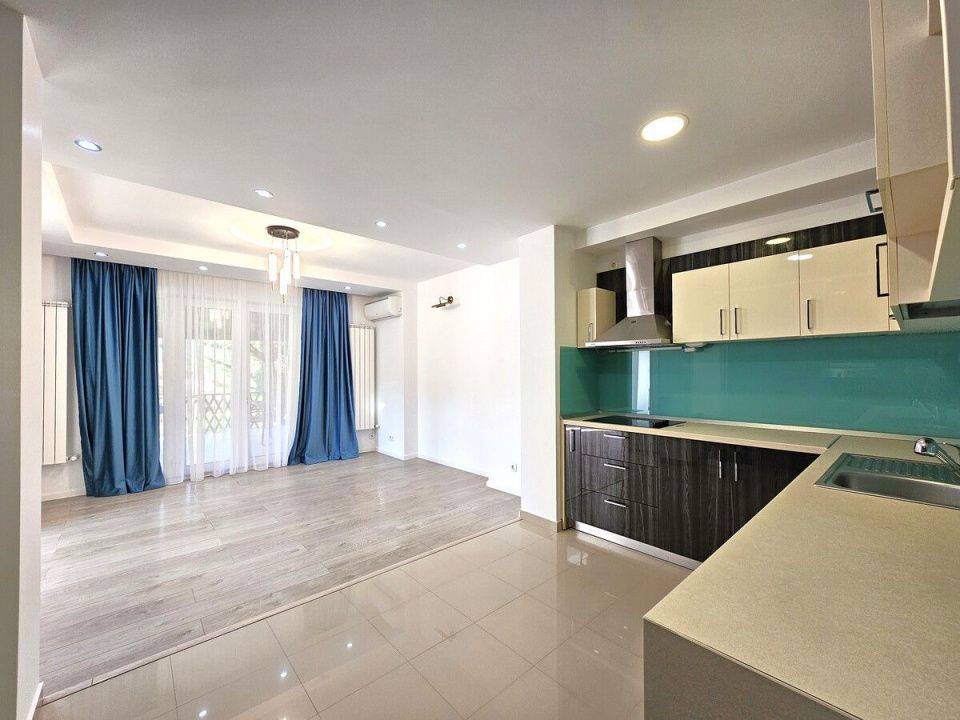 Baneasa Residential Park, 5 bedroom villa with courtyard, parking, garage – fotografia 8 din 34