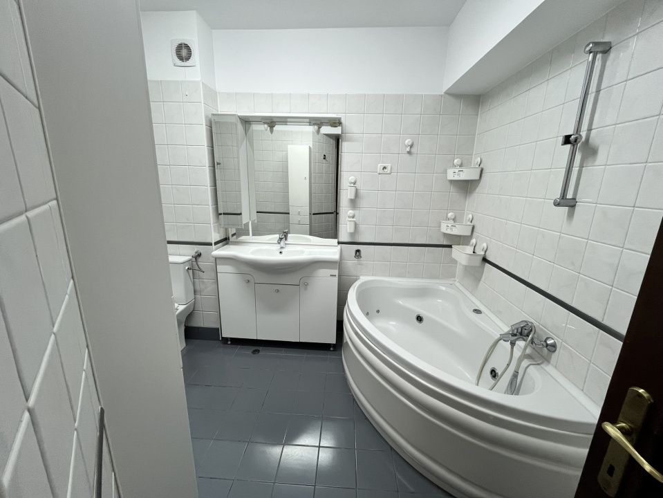 Apartament cu 5 camere de inchiriat - zona Aviatorilor – fotografia 13 din 19