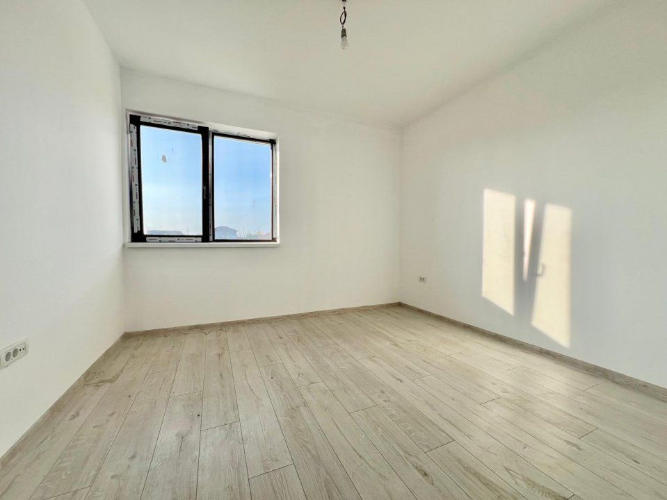 Casa individuala de vanzare cu 4 camere si teren de 532 mp, zona Remetea Mare – fotografia 2 din 14