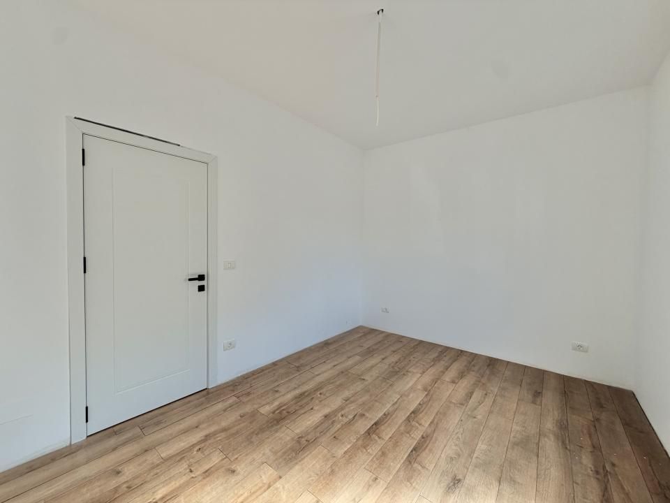 Duplex 4 camere+ spatiu comercial, 120 utili, 260 teren in Giroc – fotografia 8 din 19