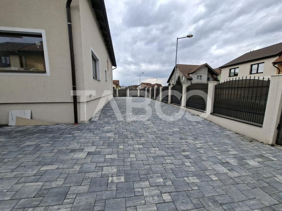 Casa individuala de inchiriat 6 camere 3 bai curte Tineretului Sibiu – fotografia 2 din 16