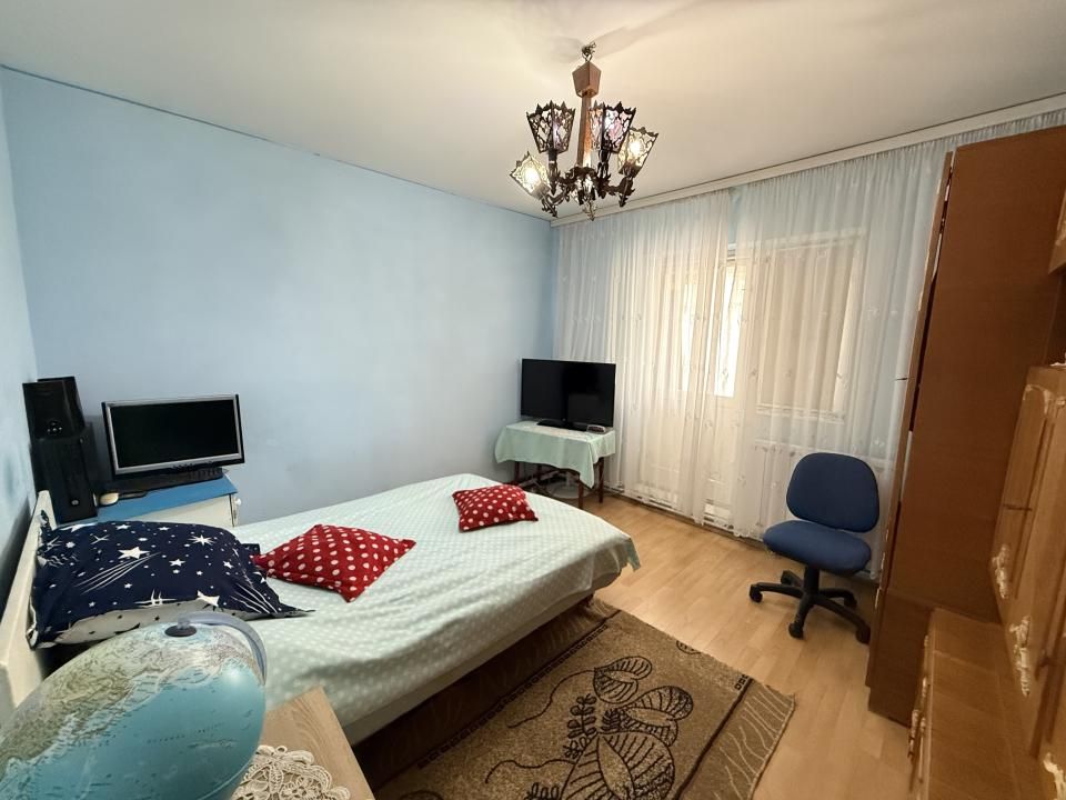 Apartament 3 camere, 68 mp utili + balcon, mobilat si utilat - Soarelui – fotografia 2 din 7