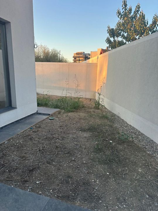 Vilă de vânzare pe malul lacului | in zona Mamaia Nord | 0% Comision – fotografia 21 din 23